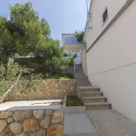 House Nastja Tatil Evi Murter